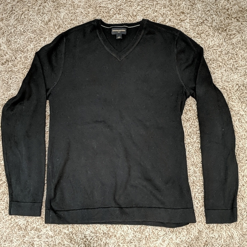 Banana Republic black V-Neck sweater small